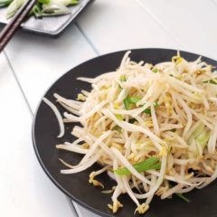 One-minute Crispy Stir-fried Bean Sprouts