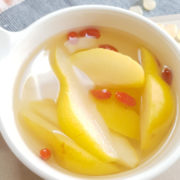 Chinese pear soup with rock sugar and goji berries
