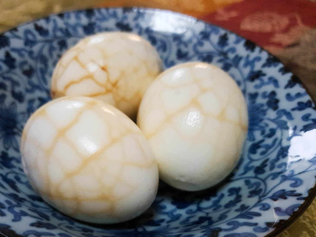 Marbled tea eggs 